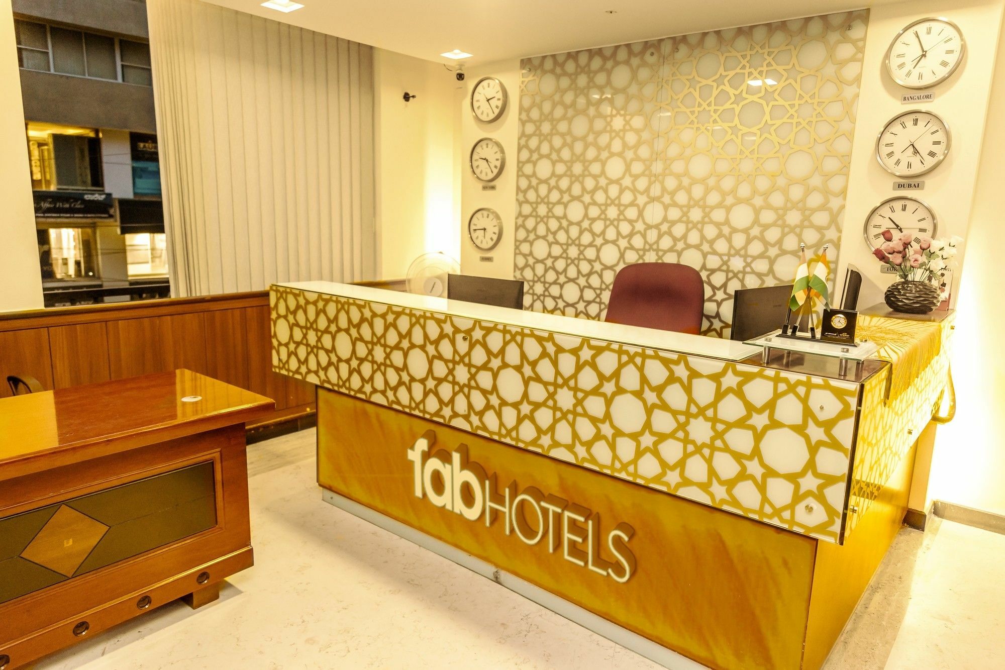 העיר בנגלור Fabhotel Oriental Suites Mg Road מראה חיצוני תמונה